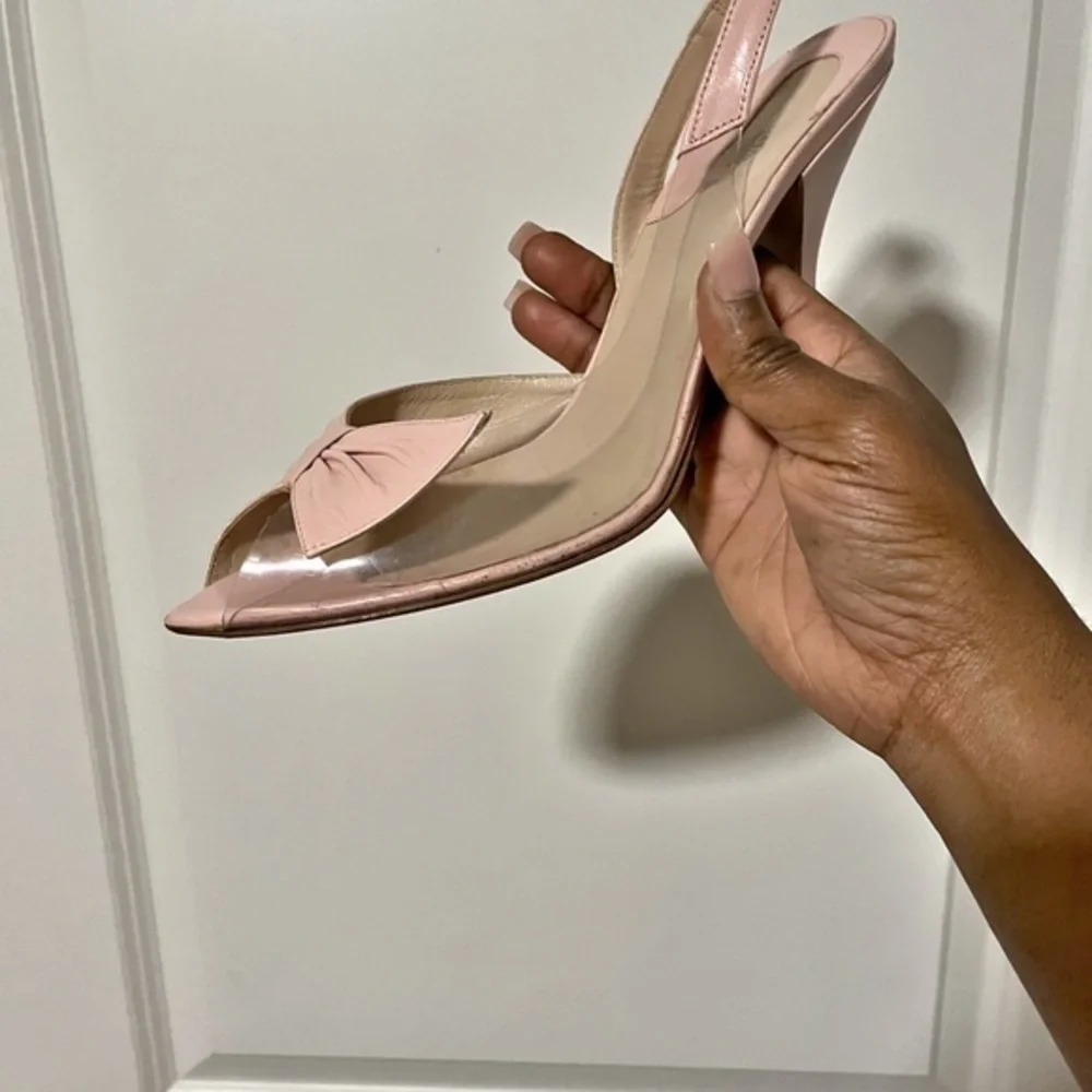 BCbG Maxazria light pink heel sandals leather upper